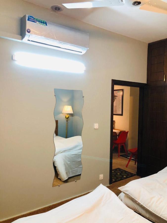Tourist Inn Apartment Iszlámábád Kültér fotó